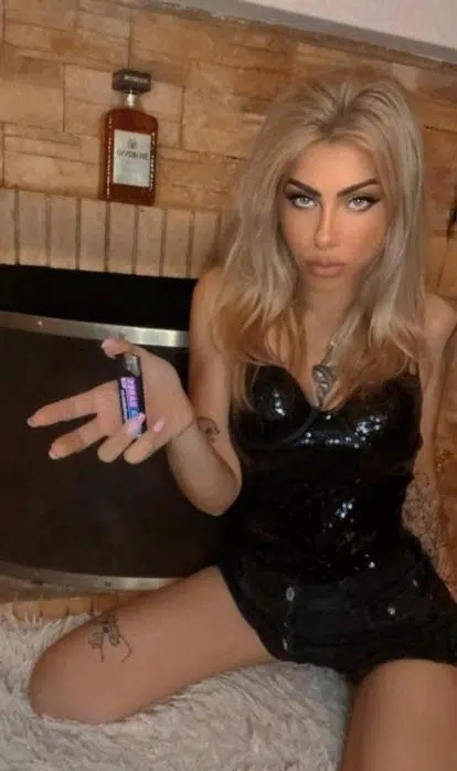 Άλλο ένα ξανθό άστερι στην οικογένεια της sugarbabes - afrodite.club