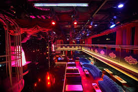 Stripbar Kinky Opera” – Το νέο στρατιωτικό σόου με την τριάδα φωτιά. - afrodite.club