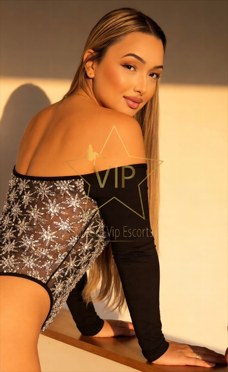 Escort-Athens-Hanna-Greece-Escorts-Athens-Escort-Girls-Sex-Now-Glamour-Escorts-Athens-Duo-Escorts-1
