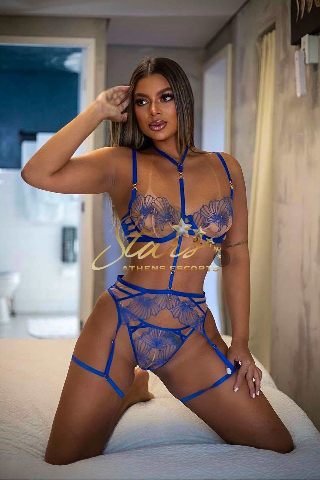 AURORA-ATHENS-ESCORT-STARS-9