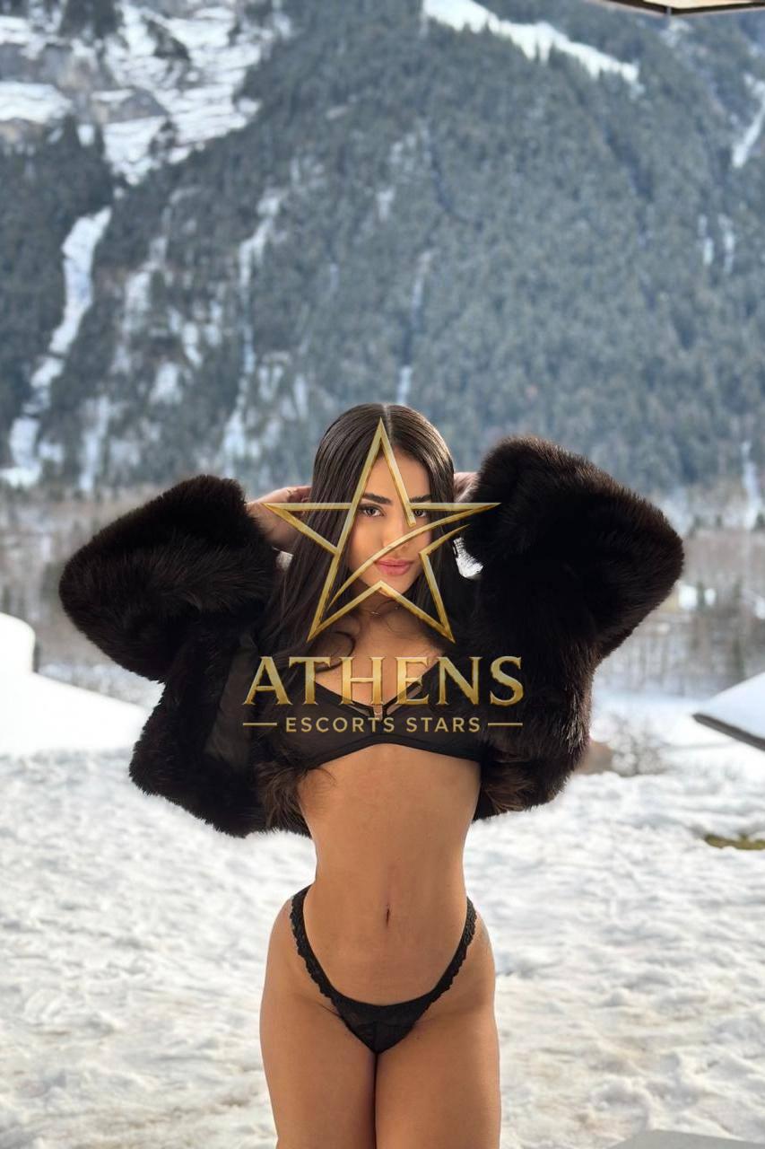 AURORA-ATHENS-ESCORT-STARS-4